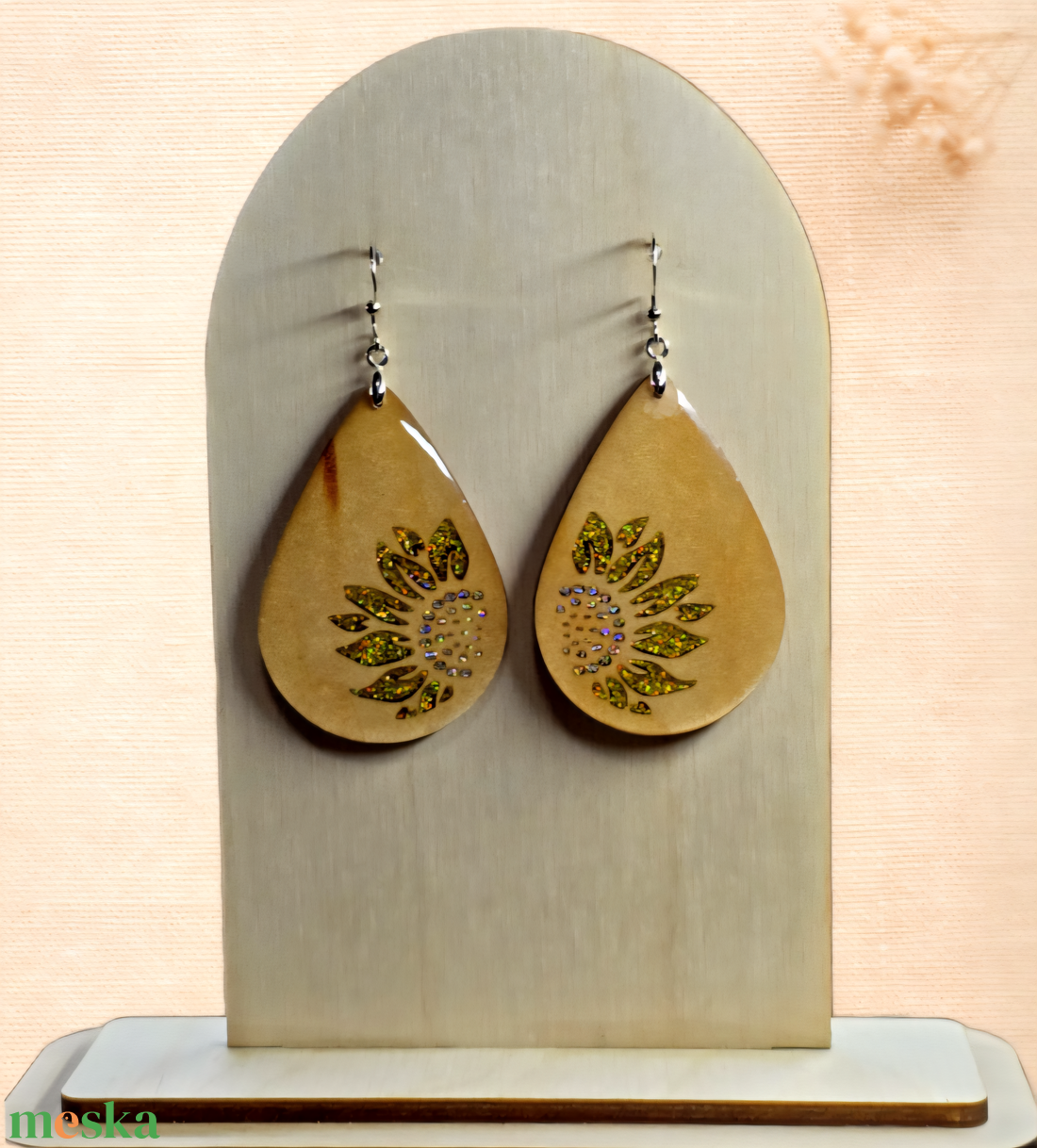 Kézzel készült hársfa fülbevaló - ékszer - fülbevaló - lógó csepp fülbevaló - Meska.hu