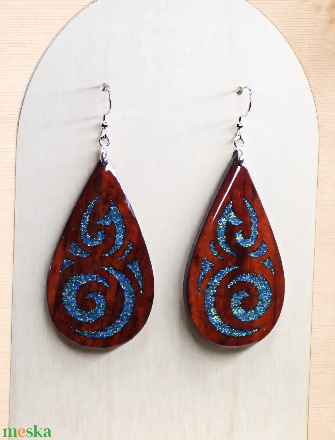 Rózsafa fülbevaló spirálmintával, ezüst akasztóval - ékszer - fülbevaló - lógó csepp fülbevaló - Meska.hu