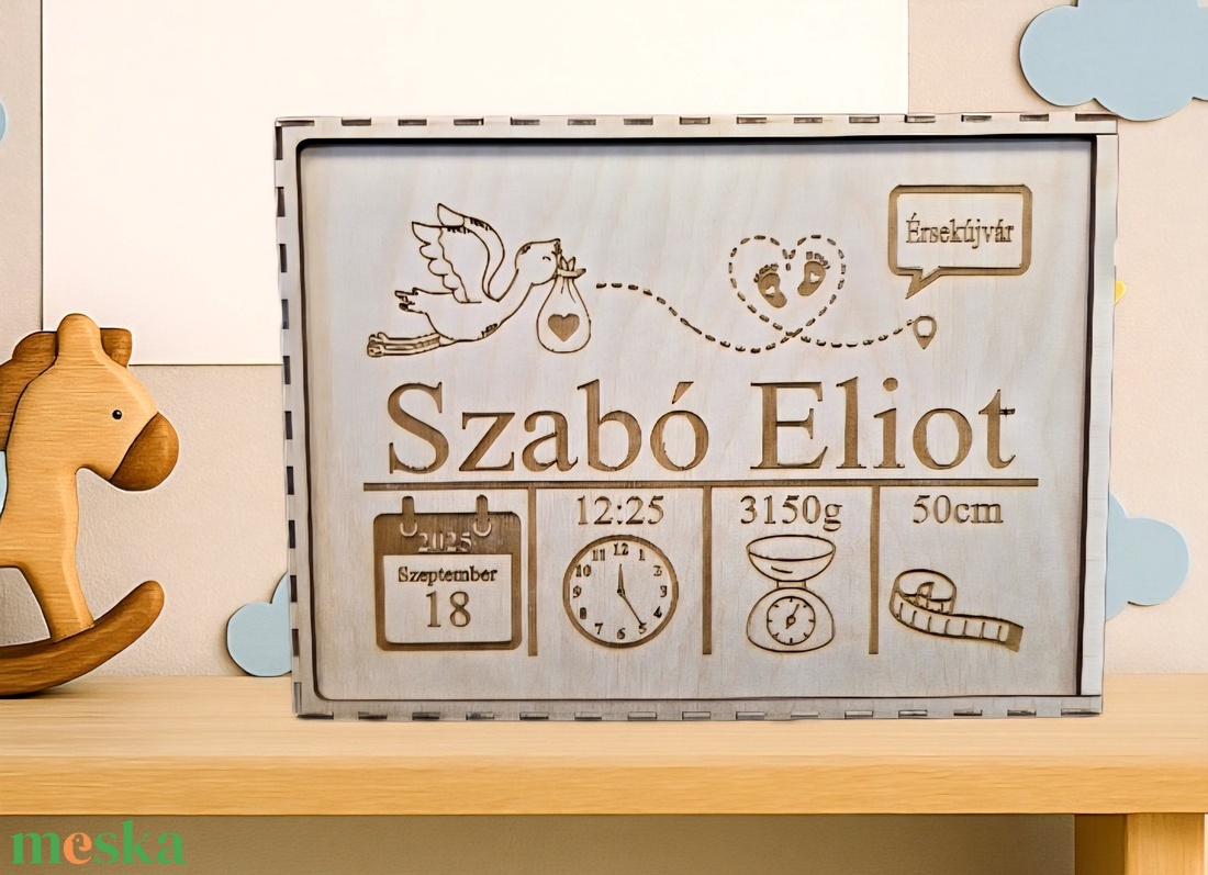 Személyre szabott fa babaköszöntő emlékdoboz - baba - mama - babaemlékek - baba emlékőrző - Meska.hu