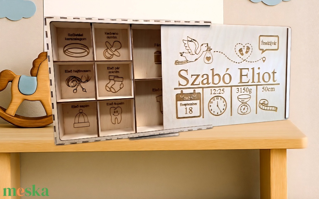 Személyre szabott fa babaköszöntő emlékdoboz - baba - mama - babaemlékek - baba emlékőrző - Meska.hu