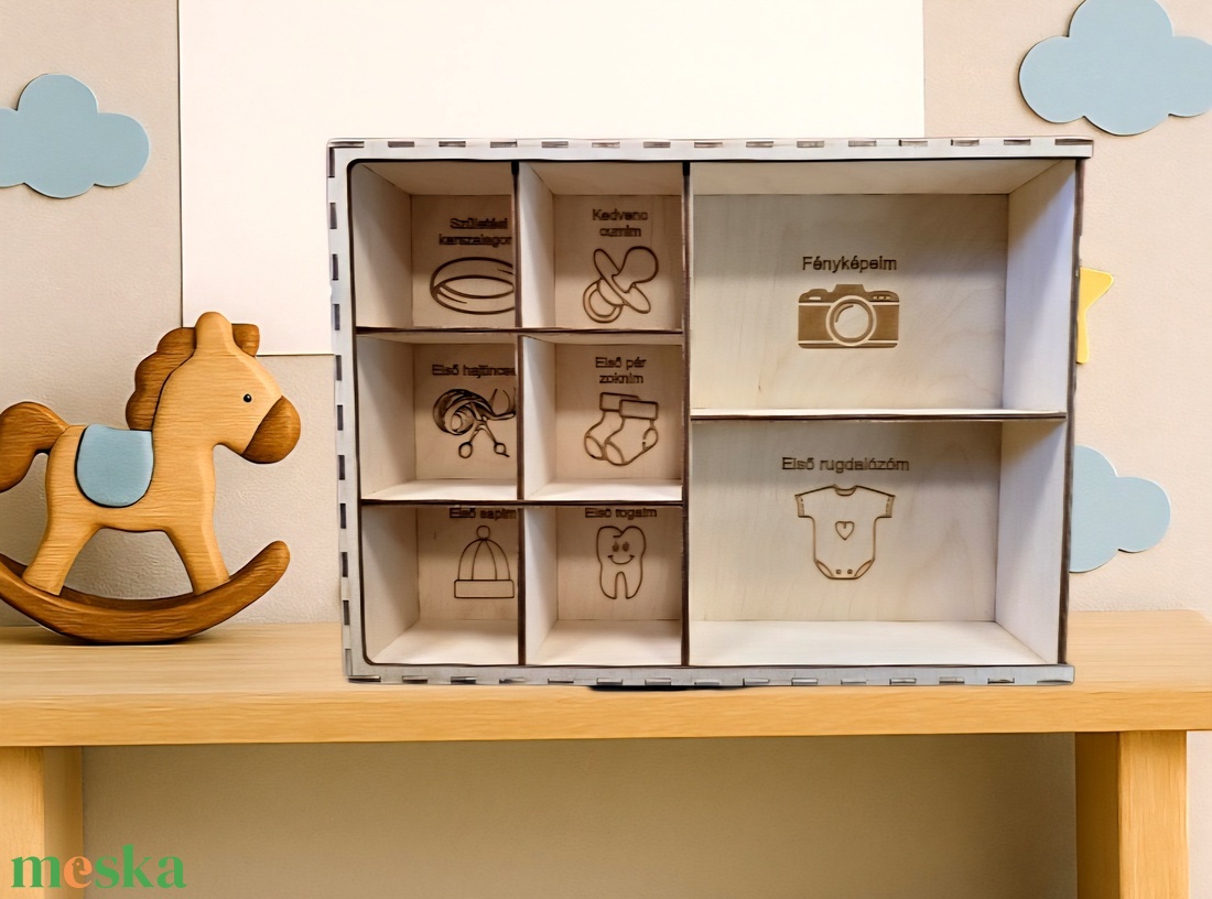 Személyre szabott fa babaköszöntő emlékdoboz - baba - mama - babaemlékek - baba emlékőrző - Meska.hu