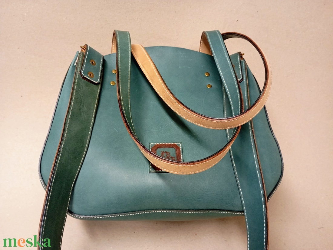 Kisebb mindentbele táska - olajzöld - táska & tok - kézitáska & válltáska - nagy pakolós táska - Meska.hu Kisebb mindentbele táska - olajzöld - táska & tok - kézitáska & válltáska - nagy pakolós táska - Meska.hu