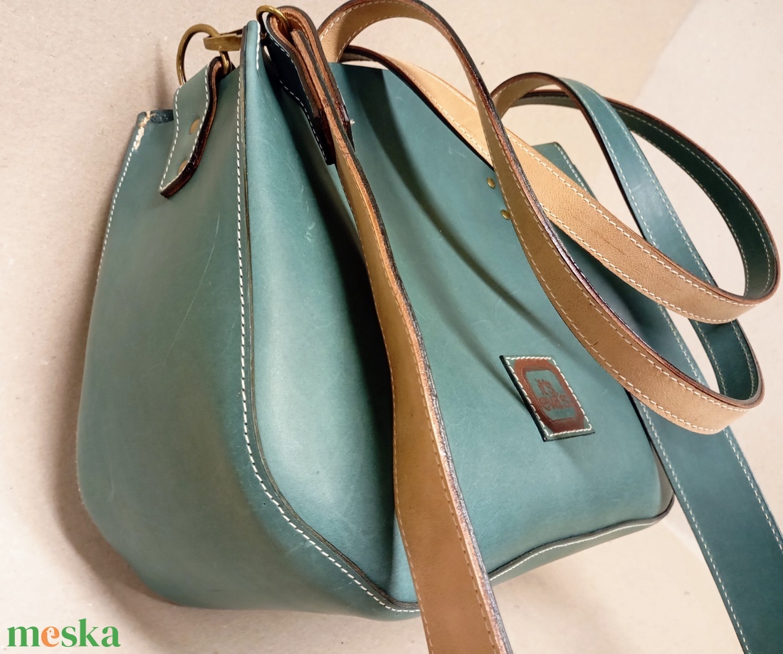 Kisebb mindentbele táska - olajzöld - táska & tok - kézitáska & válltáska - nagy pakolós táska - Meska.hu Kisebb mindentbele táska - olajzöld - táska & tok - kézitáska & válltáska - nagy pakolós táska - Meska.hu