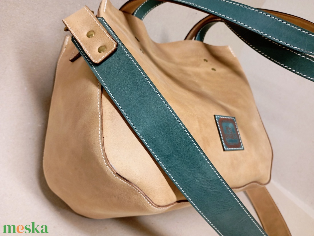 Kisebb mindentbele táska - drapp - táska & tok - kézitáska & válltáska - nagy pakolós táska - Meska.hu Kisebb mindentbele táska - drapp - táska & tok - kézitáska & válltáska - nagy pakolós táska - Meska.hu