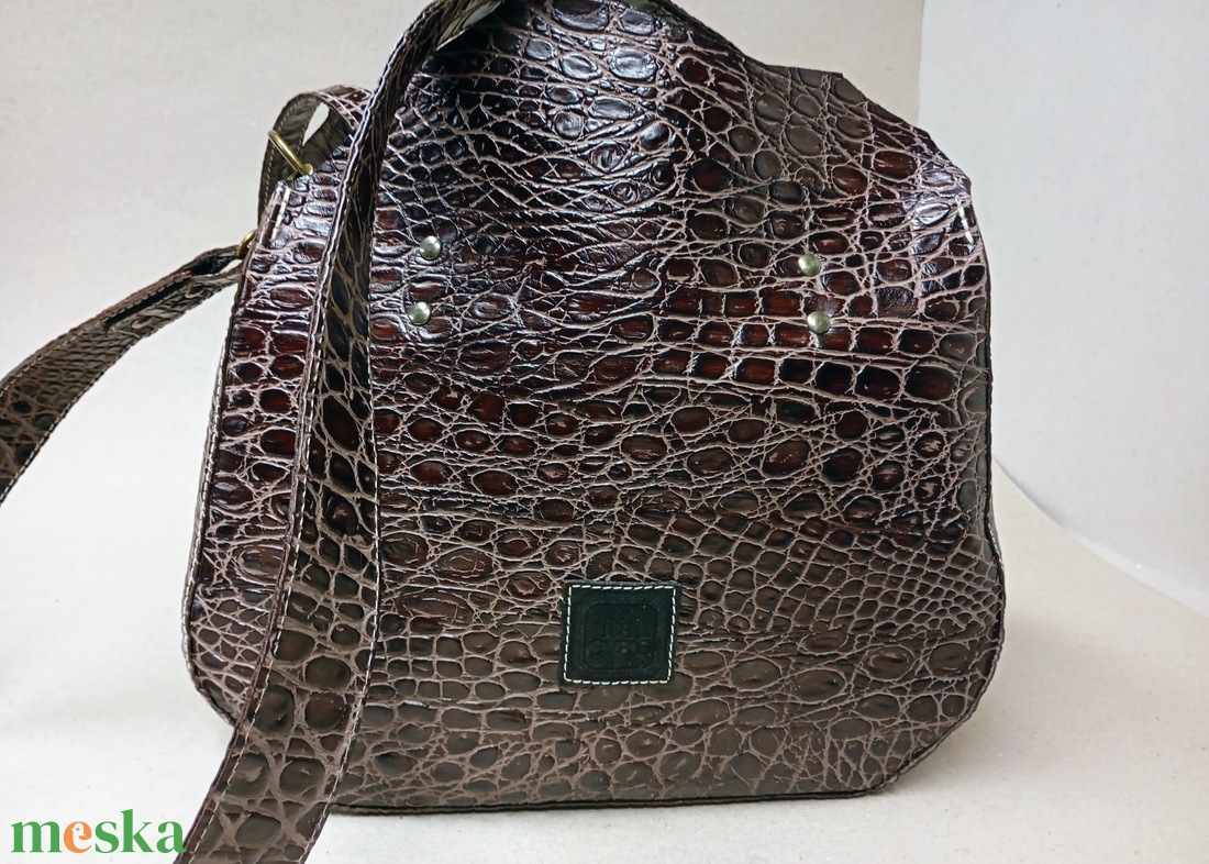 Kisebb mindentbele táska most másképp - krokibarna - táska & tok - kézitáska & válltáska - nagy pakolós táska - Meska.hu