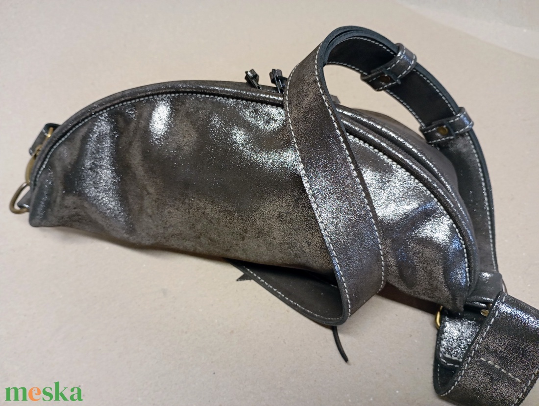 Nagy övtáska - bronzbarna - táska & tok - övtáska - Meska.hu