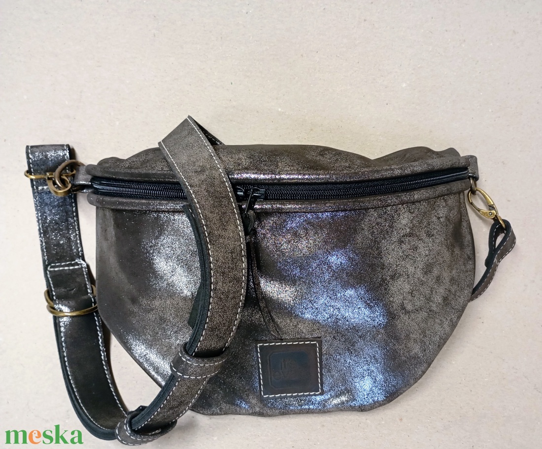 Nagy övtáska - bronzbarna - táska & tok - övtáska - Meska.hu