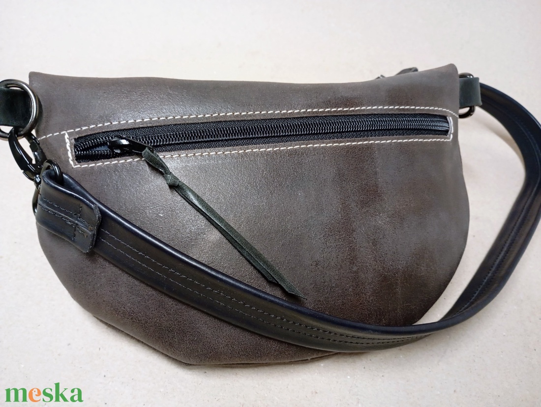 Övtáska - barna/fekete - táska & tok - övtáska - Meska.hu