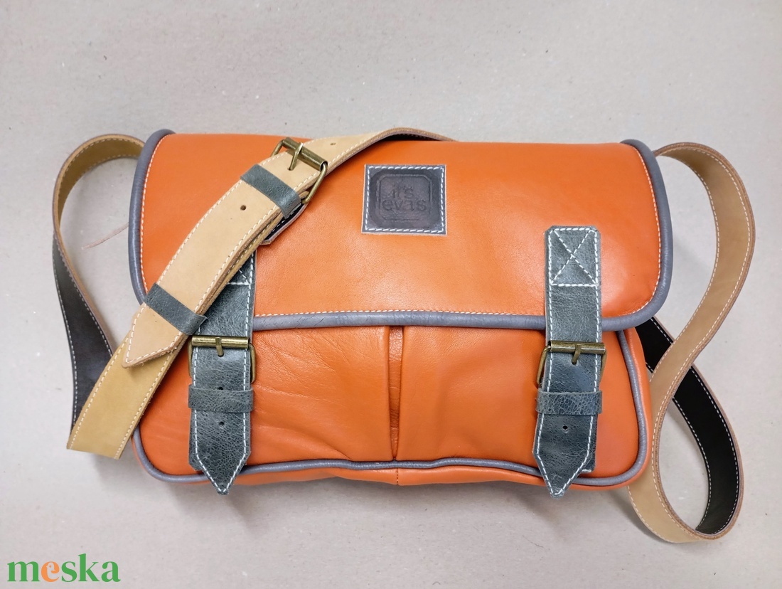 Kisebb kapkodó táska akár bringázni_narancs - táska & tok - kézitáska & válltáska - vállon átvethető táska - Meska.hu