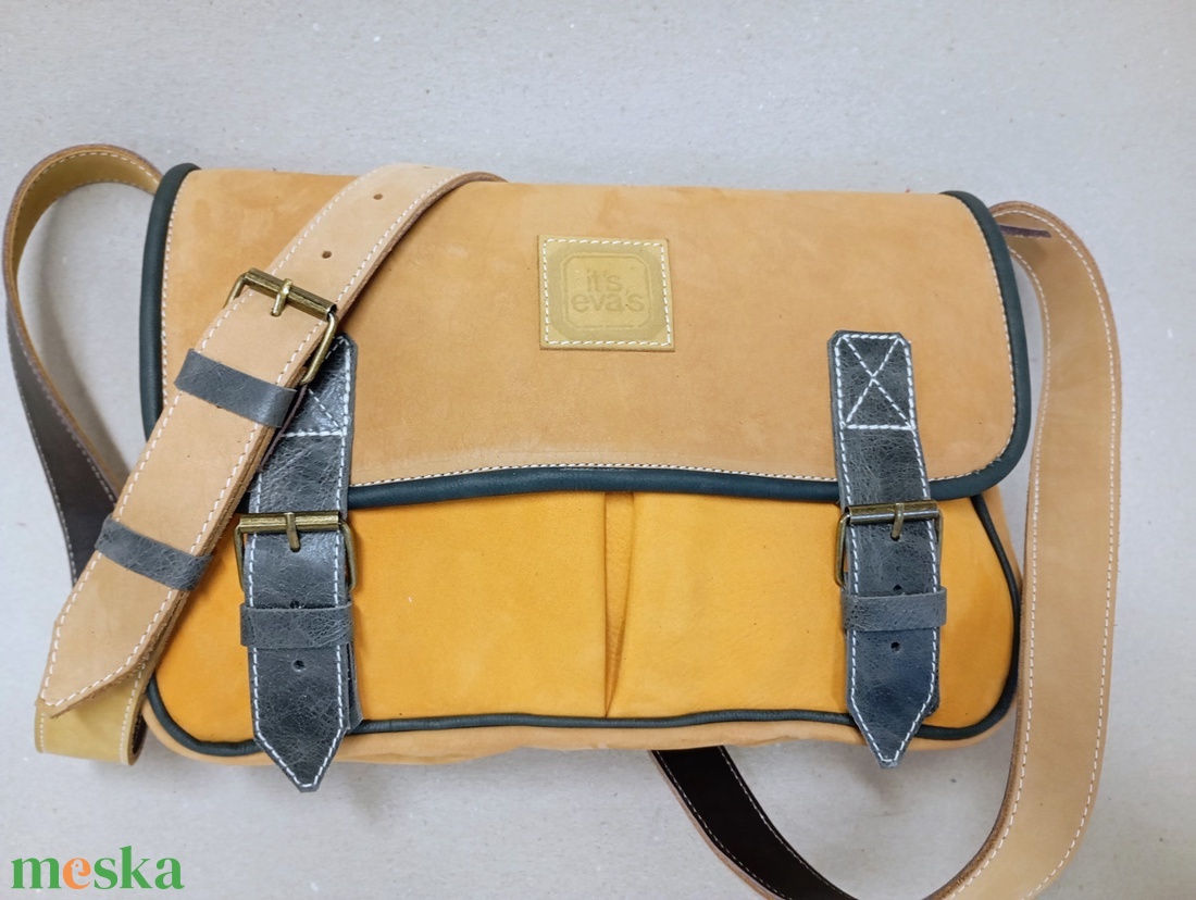 Kisebb kapkodó táska akár bringázni_sárgák - táska & tok - kézitáska & válltáska - vállon átvethető táska - Meska.hu
