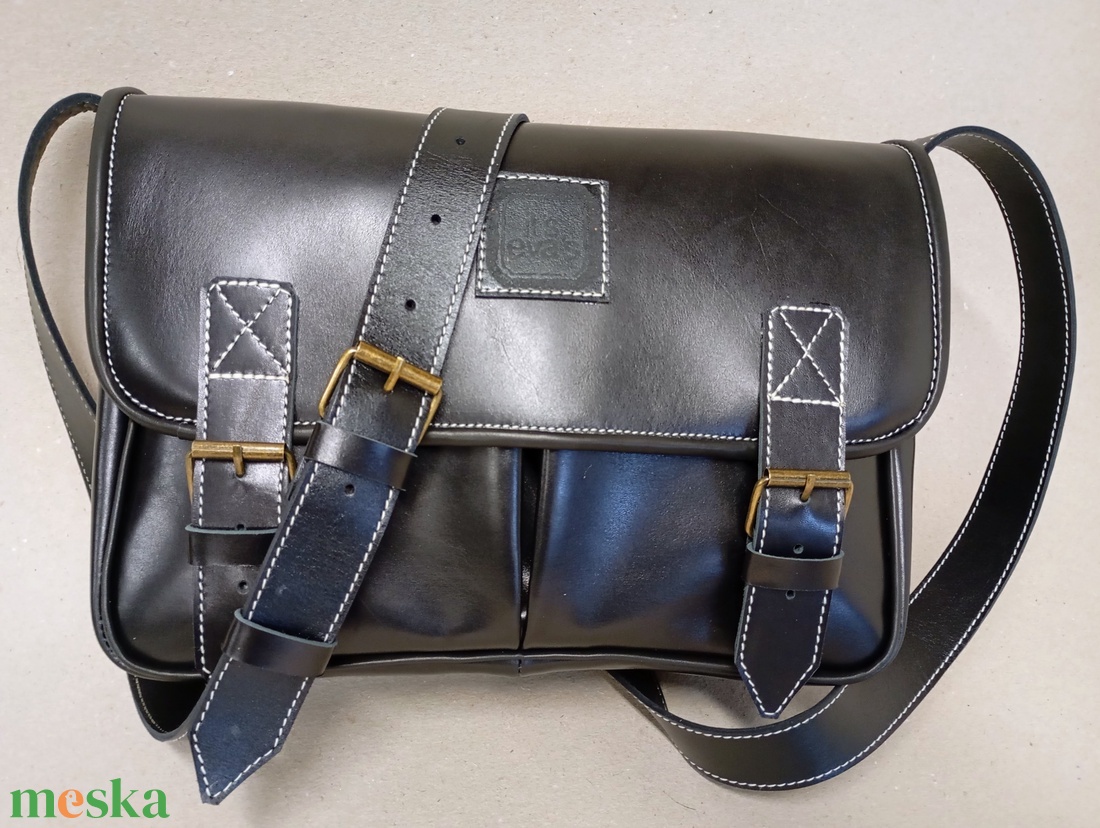 Kisebb kapkodó táska akár bringázni_fekete - táska & tok - kézitáska & válltáska - vállon átvethető táska - Meska.hu