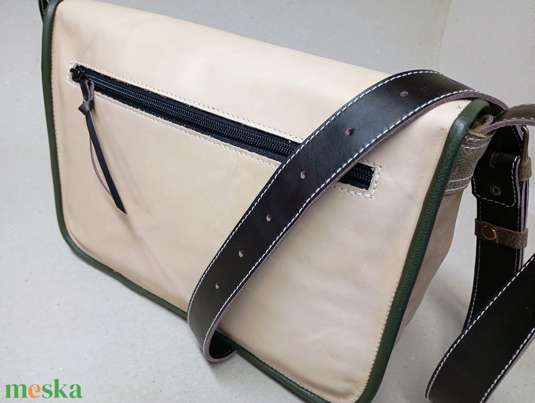 Kisebb kapkodó táska akár bringázni_barnák - táska & tok - kézitáska & válltáska - vállon átvethető táska - Meska.hu