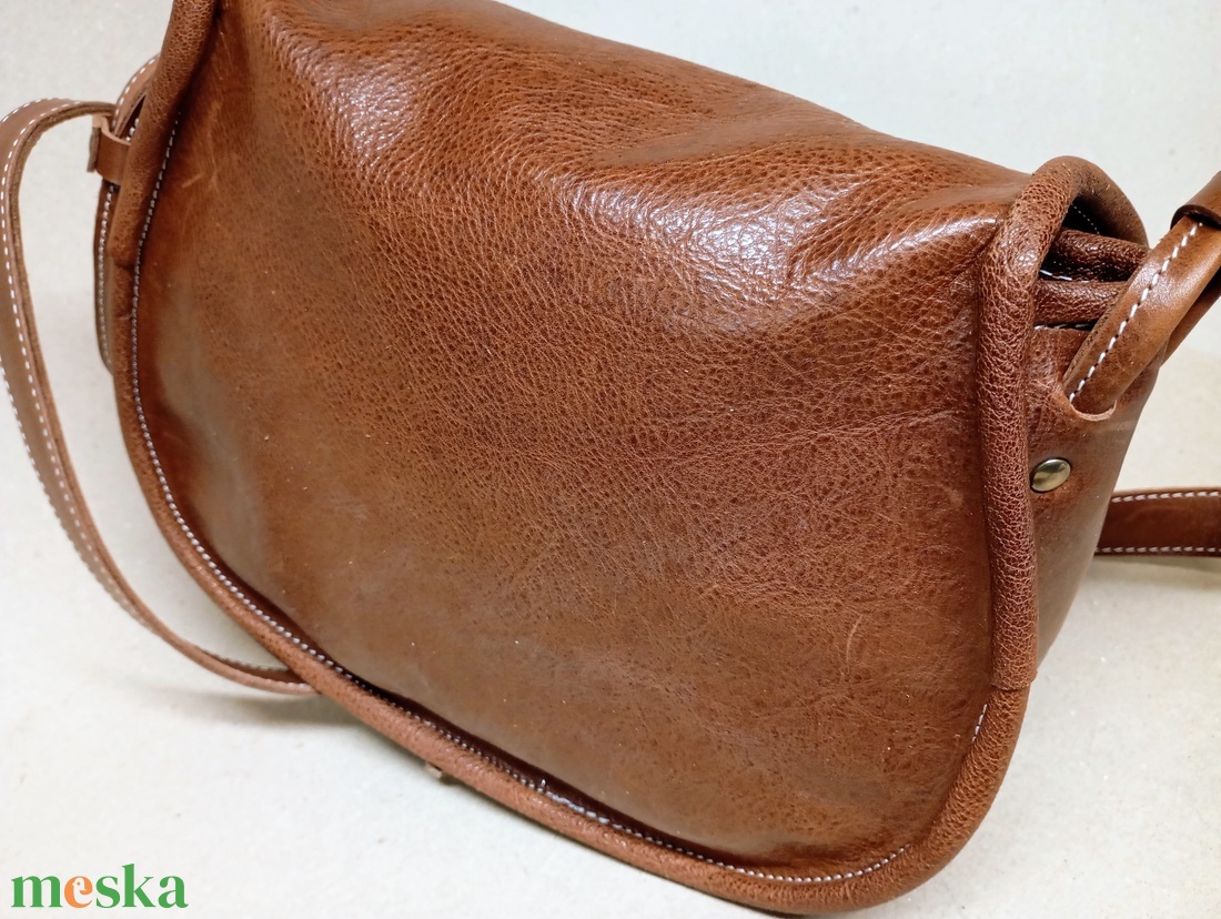 Vadásztáska barna marhabőrből - táska & tok - kézitáska & válltáska - vállon átvethető táska - Meska.hu