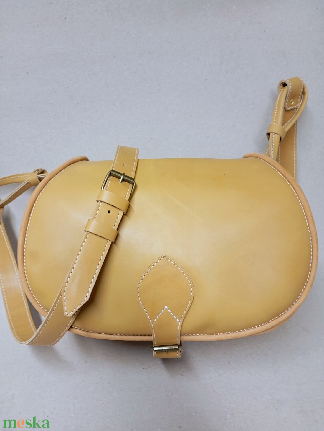 Vadásztáska sárga marhabőrből - táska & tok - kézitáska & válltáska - vállon átvethető táska - Meska.hu
