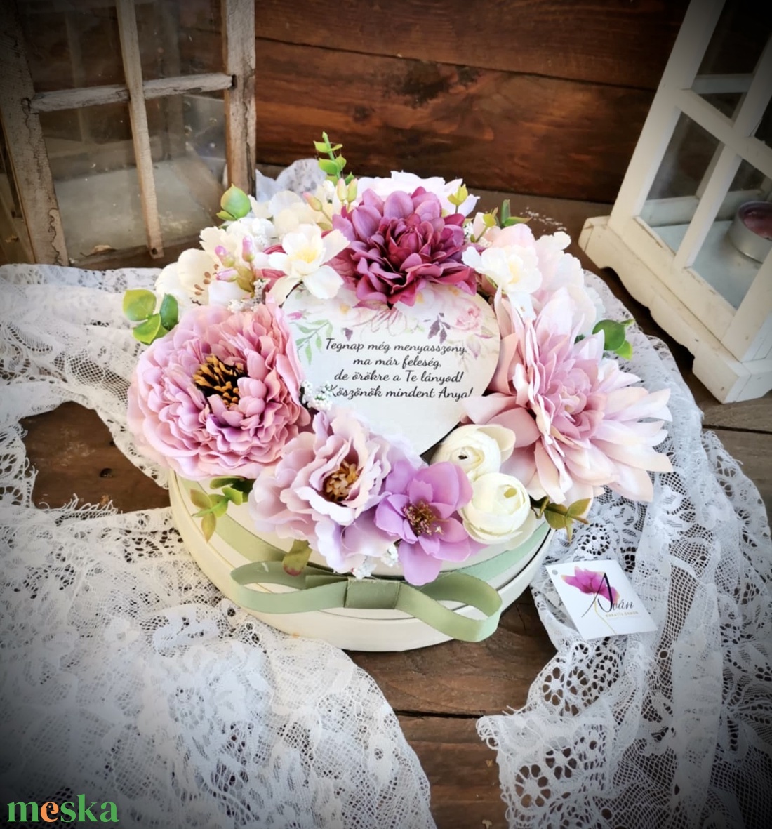 Szülőköszöntő ajándék, Édesanya virágbox, esküvő, Selyemvirág köszöntő - esküvő - emlék & ajándék - szülőköszöntő ajándék - Meska.hu