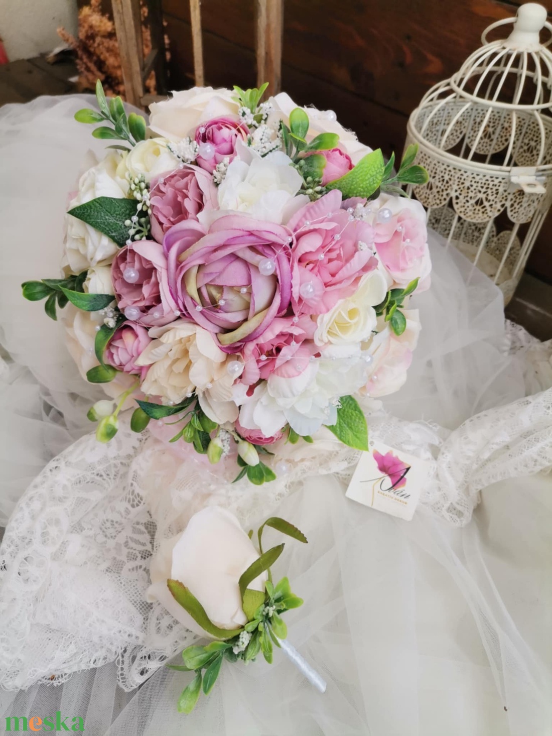 púder nude rózsaszín  menyasszonyi csokor, örökcsokor, selyemvirág csokor kitűzővel (Gyöngy_pasztell) - esküvő - menyasszonyi- és dobócsokor - Meska.hu