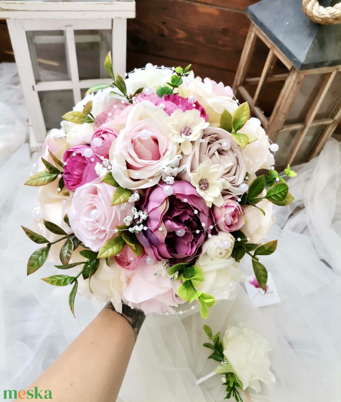 Gyöngyös Pasztell magenta menyasszonyi csokor, örökcsokor, selyemvirág csokor kitűzővel (Gyöngy_magenta_nude) - esküvő - menyasszonyi- és dobócsokor - Meska.hu