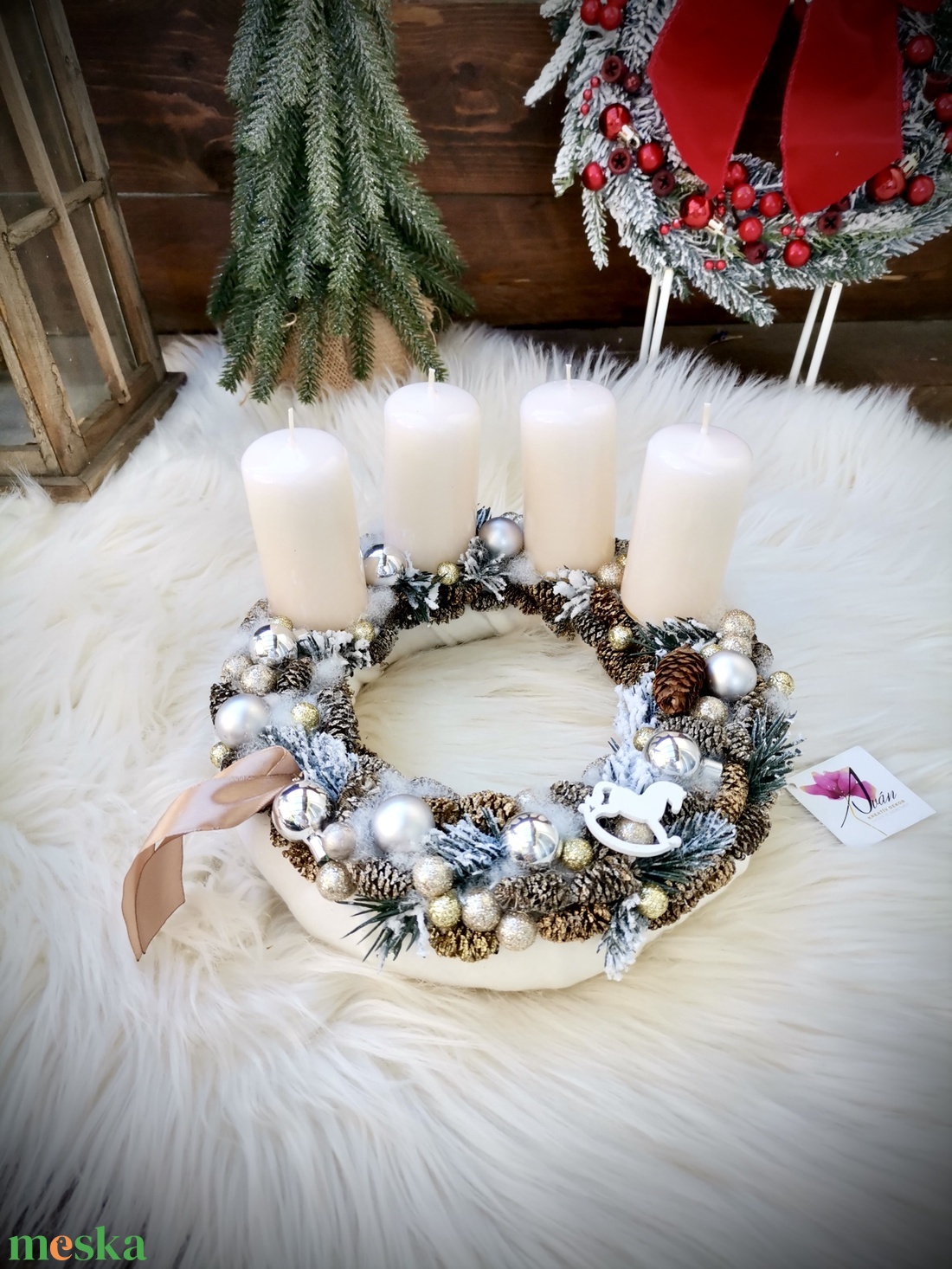 Fehér ezüst adventi koszorú, karácsonyi asztaldísz - karácsony - adventi díszek - adventi koszorú - Meska.hu Fehér ezüst adventi koszorú, karácsonyi asztaldísz - karácsony - adventi díszek - adventi koszorú - Meska.hu