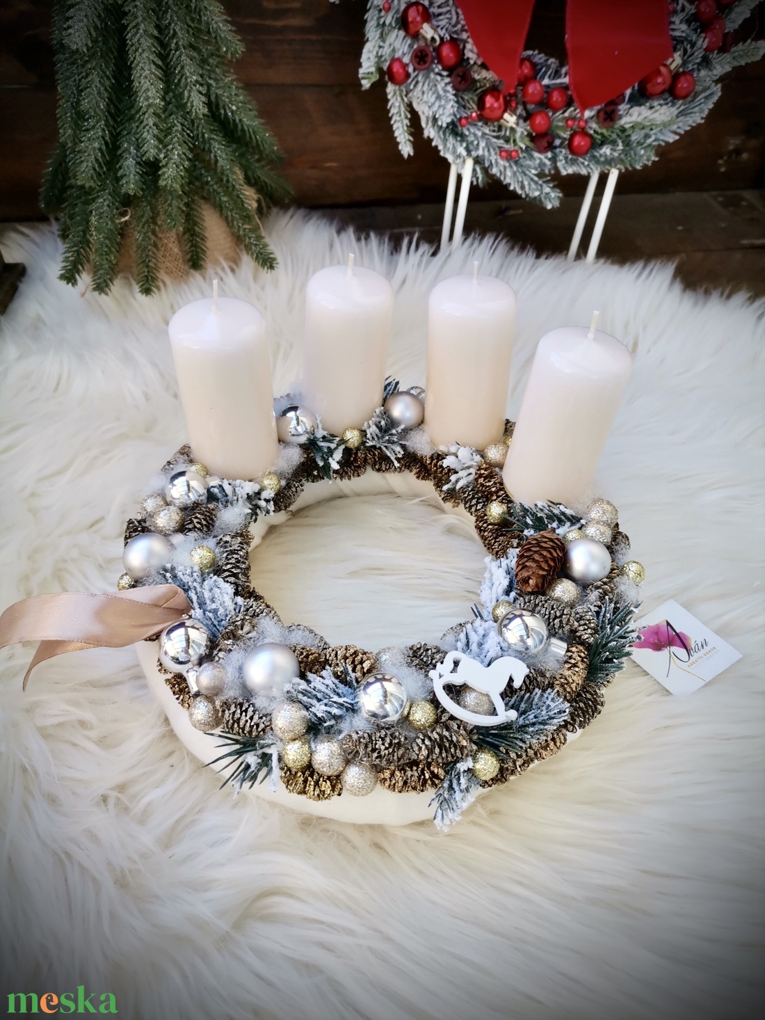 Fehér ezüst adventi koszorú, karácsonyi asztaldísz - karácsony - adventi díszek - adventi koszorú - Meska.hu Fehér ezüst adventi koszorú, karácsonyi asztaldísz - karácsony - adventi díszek - adventi koszorú - Meska.hu