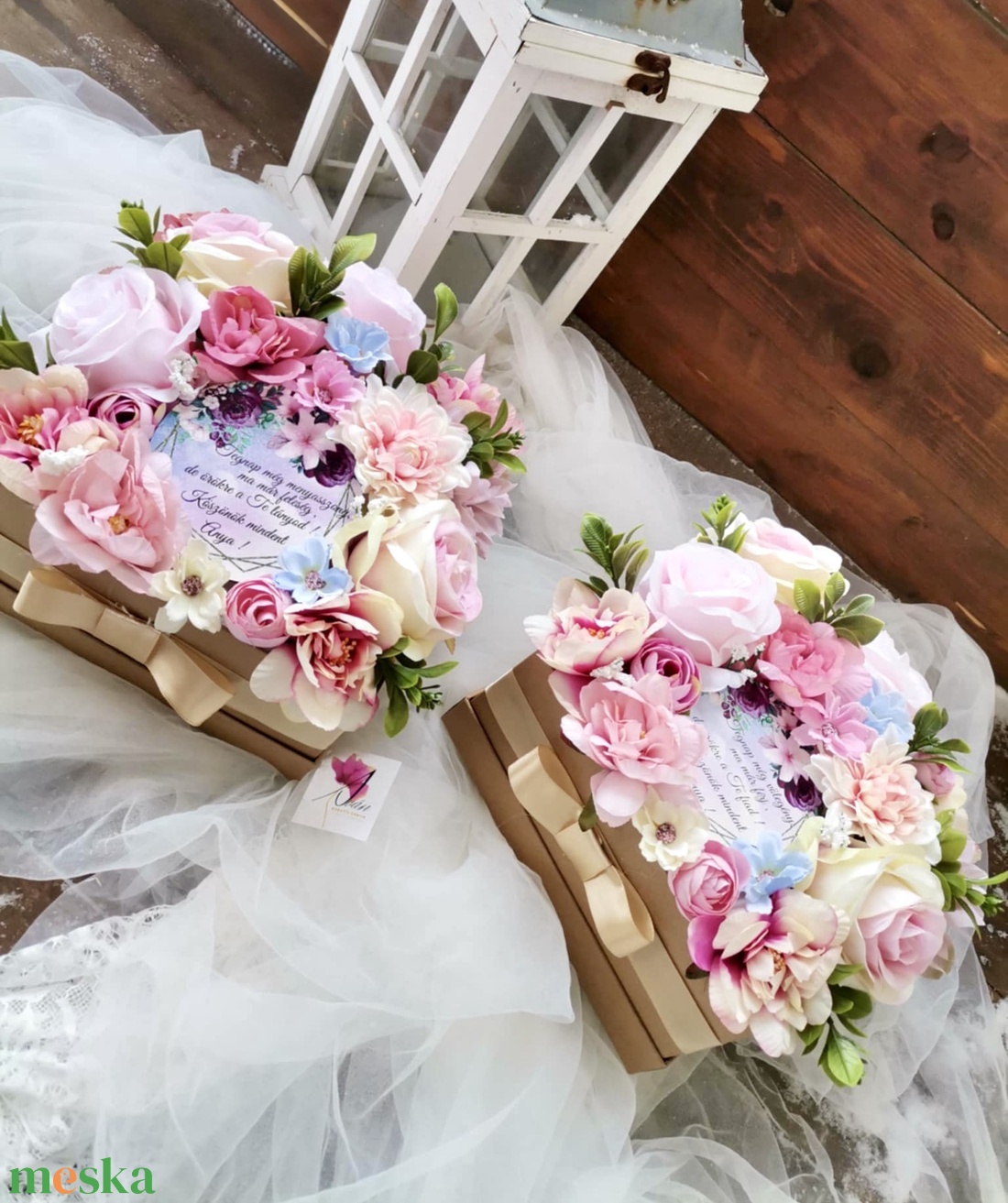 Szülőköszöntő ajándék szett, Szülőköszöntő virágbox, esküvő, Selyemvirág köszöntő - esküvő - emlék & ajándék - szülőköszöntő ajándék - Meska.hu