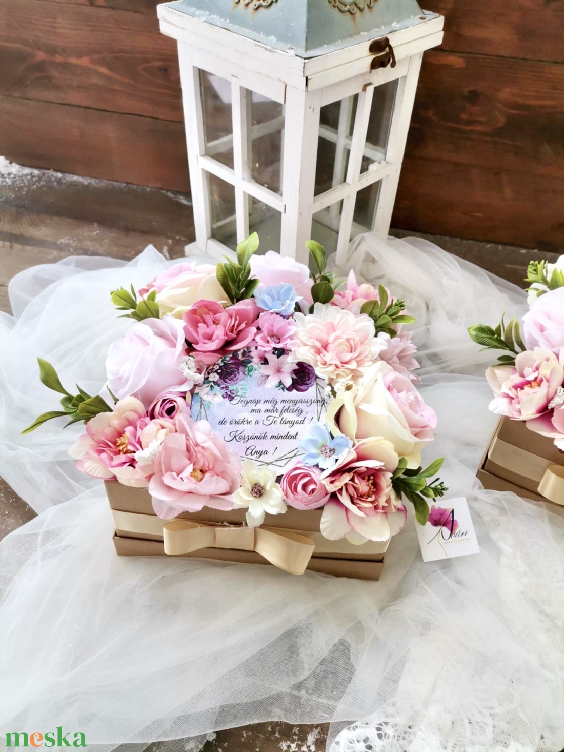 Szülőköszöntő ajándék szett, Szülőköszöntő virágbox, esküvő, Selyemvirág köszöntő - esküvő - emlék & ajándék - szülőköszöntő ajándék - Meska.hu