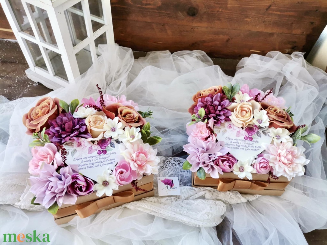 Szülőköszöntő ajándék szett, Szülőköszöntő virágbox, esküvő, Selyemvirág köszöntő - esküvő - emlék & ajándék - szülőköszöntő ajándék - Meska.hu