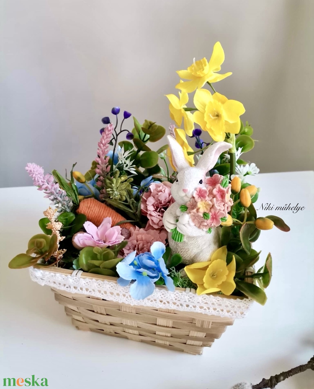 Nyuszi Húsvéti dekoráció, Tavaszi asztaldísz, húsvéti kosár dekoráció, dekoráció, Selyemvirág asztaldísz  - otthon & életmód - dekoráció - asztal és polc dekoráció - asztaldísz - Meska.hu
