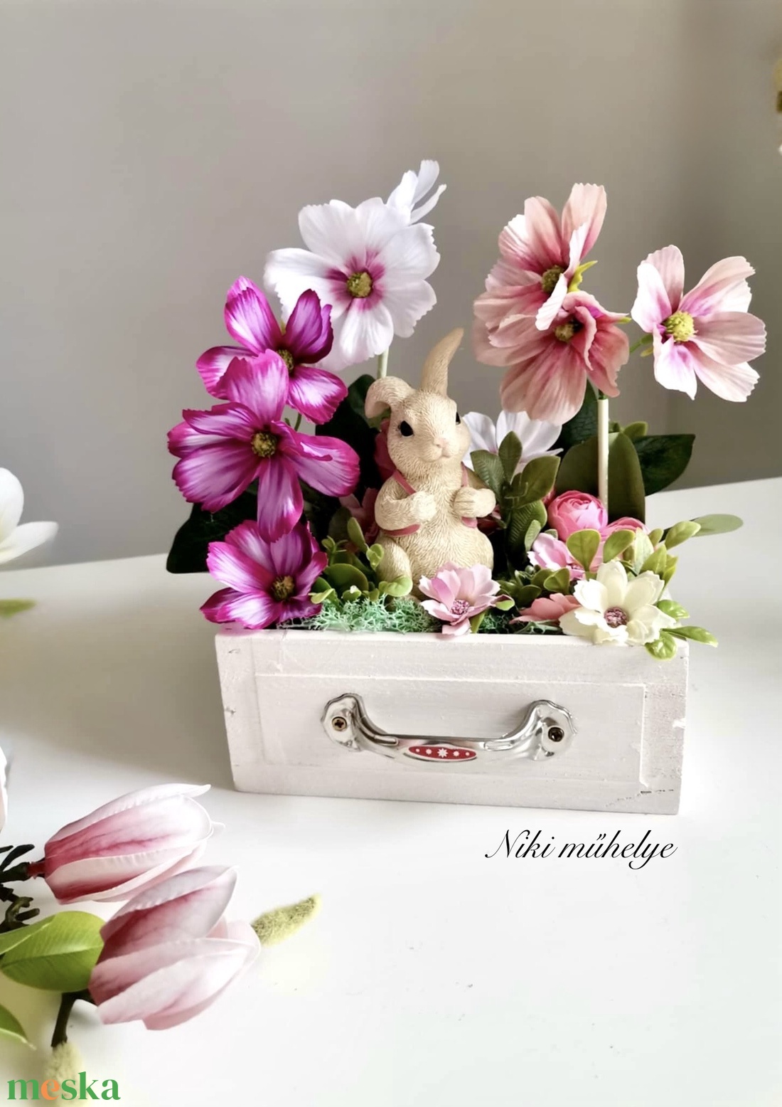 Fiókos Nyuszi Húsvéti dekoráció, Tavaszi asztaldísz, húsvéti kosár dekoráció, pillangóvirág fiók dekor - otthon & életmód - dekoráció - asztal és polc dekoráció - asztaldísz - Meska.hu