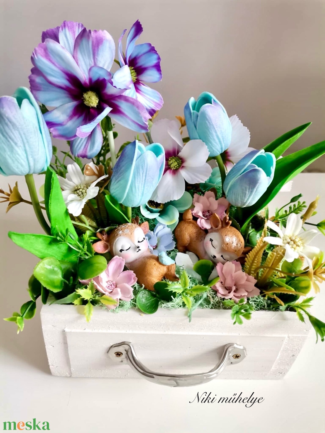 Fiókos őzike dekoráció, Tavaszi asztaldísz, húsvéti kosár dekoráció, pillangóvirág fiók dekor - otthon & életmód - dekoráció - húsvéti asztaldíszek - Meska.hu