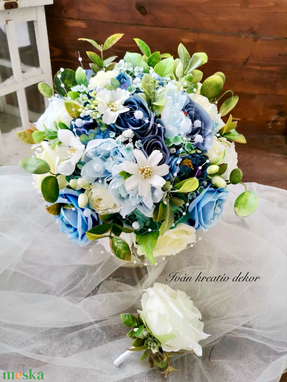 Gyöngyös Valami kék Menyasszonyi csokor, örökcsokor, selyemvirág csokor kitűzővel, - esküvő - menyasszonyi- és dobócsokor - Meska.hu