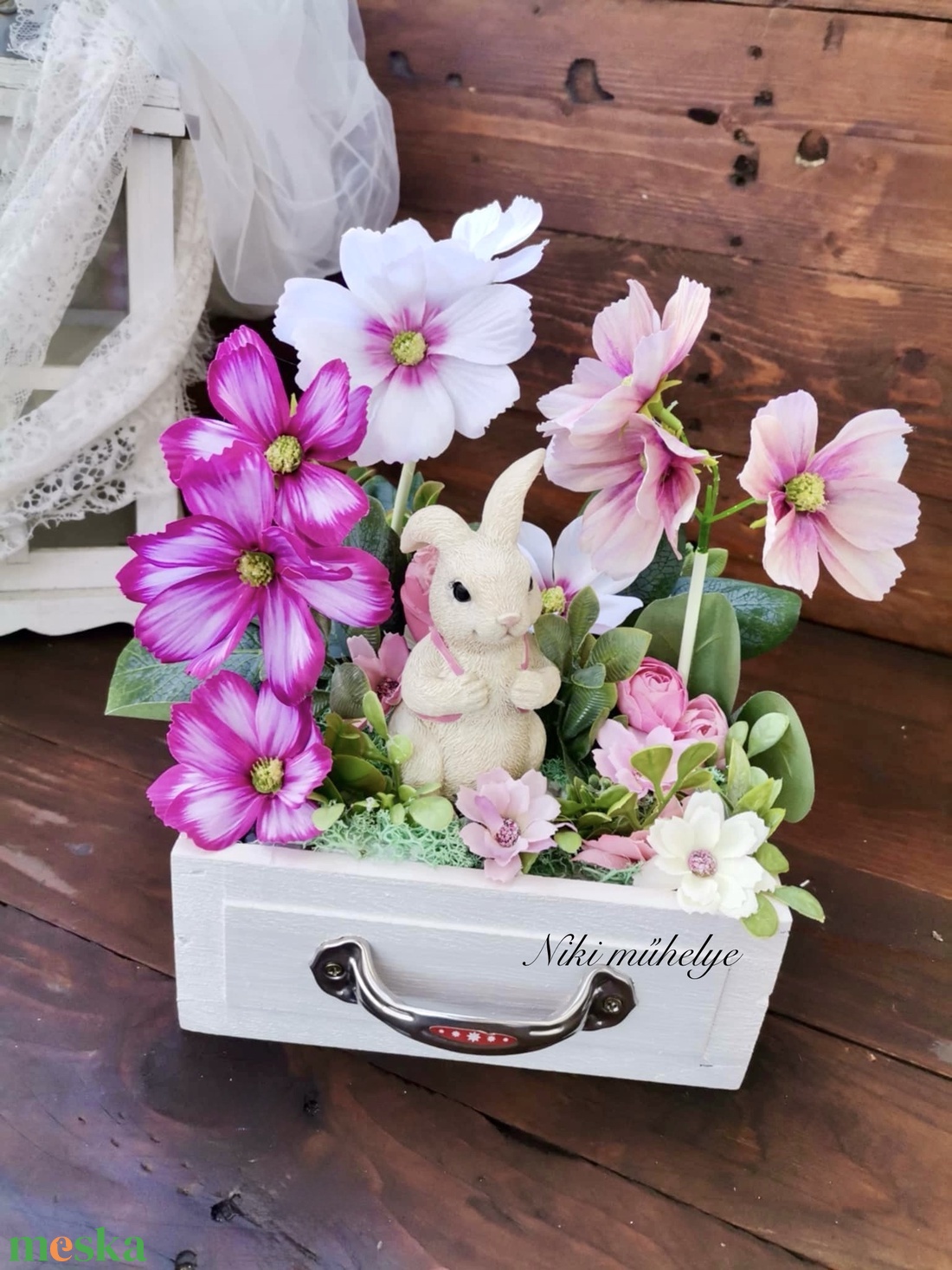 Fiókos Nyuszi Húsvéti dekoráció, Tavaszi asztaldísz, húsvéti kosár dekoráció, pillangóvirág fiók dekor - ünnepi díszek, dekorációk - húsvéti díszek és dekorációk - húsvéti virágos díszek - Meska.hu