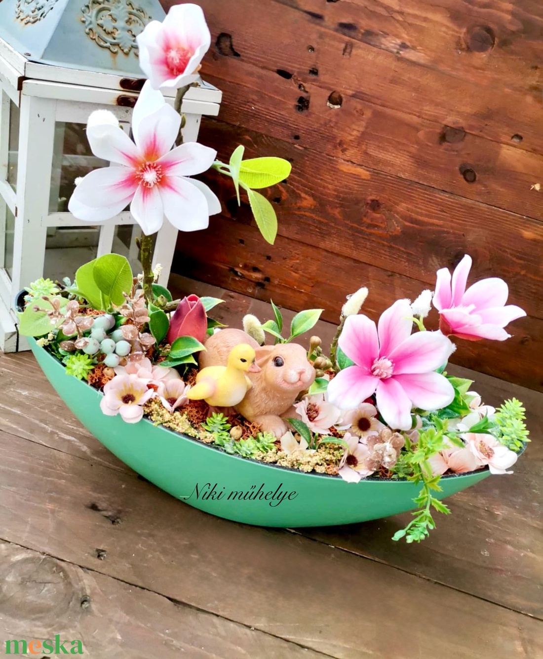 Magnólia dekoráció, Tavaszi asztaldísz, húsvéti kosár dekoráció, csónak dekor - ünnepi díszek, dekorációk - húsvéti díszek és dekorációk - húsvéti virágos díszek - Meska.hu