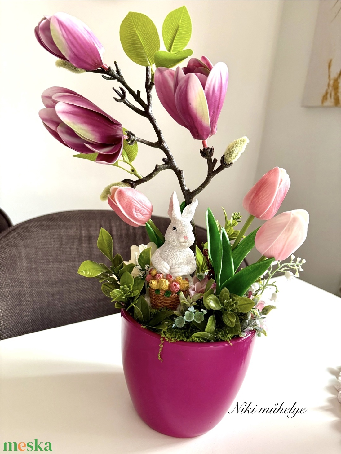 Magnólia tulipán nyuszi dekoráció, Tavaszi asztaldísz, húsvéti dekoráció asztaldísz dekor - ünnepi díszek, dekorációk - húsvéti díszek és dekorációk - húsvéti virágos díszek - Meska.hu