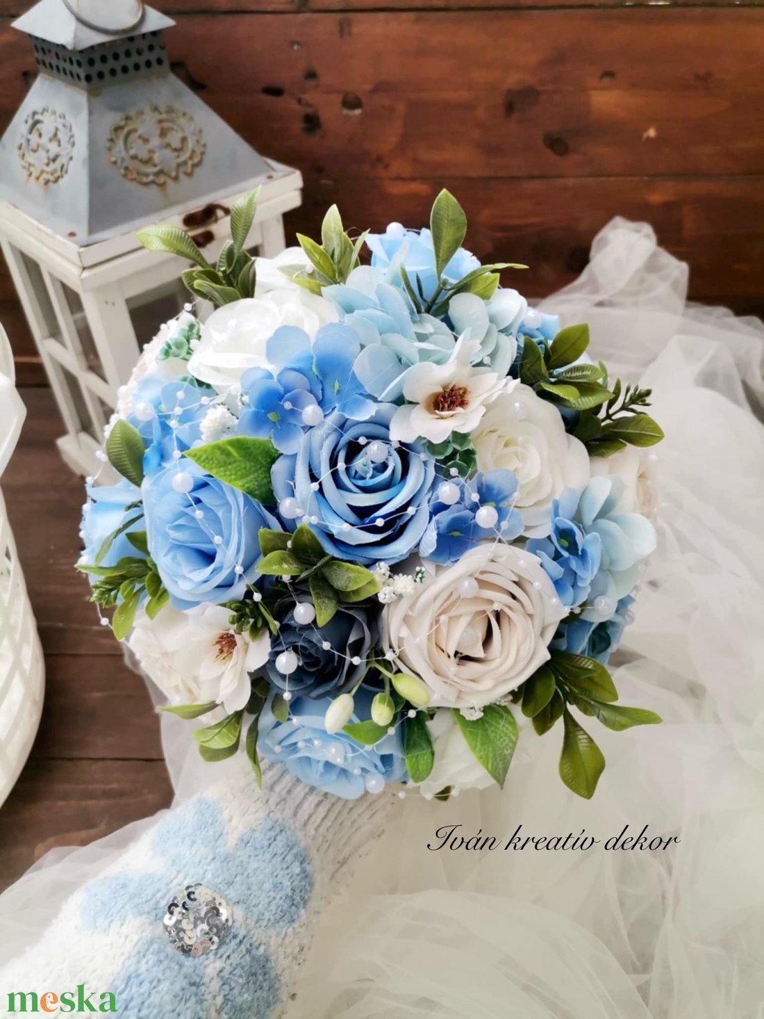 Gyöngyös Valami kék Menyasszonyi csokor, örökcsokor, selyemvirág csokor kitűzővel, - esküvő - menyasszonyi- és dobócsokor - Meska.hu