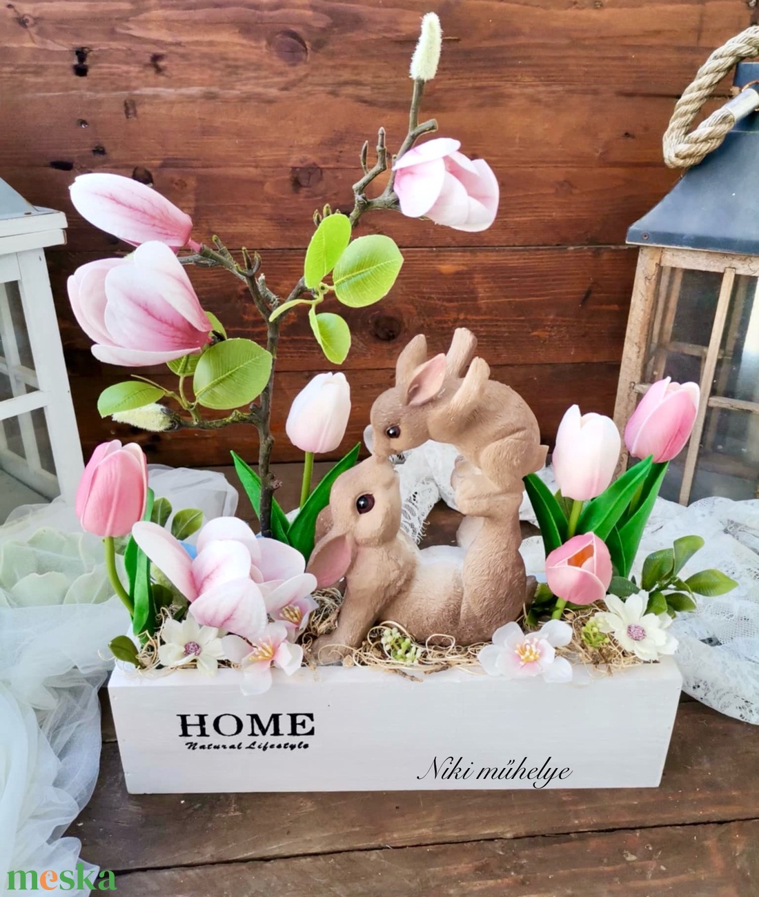 Magnólia tulipán dekoráció, Tavaszi asztaldísz, húsvéti láda dekoráció, dekor - ünnepi díszek, dekorációk - húsvéti díszek és dekorációk - húsvéti virágos díszek - Meska.hu