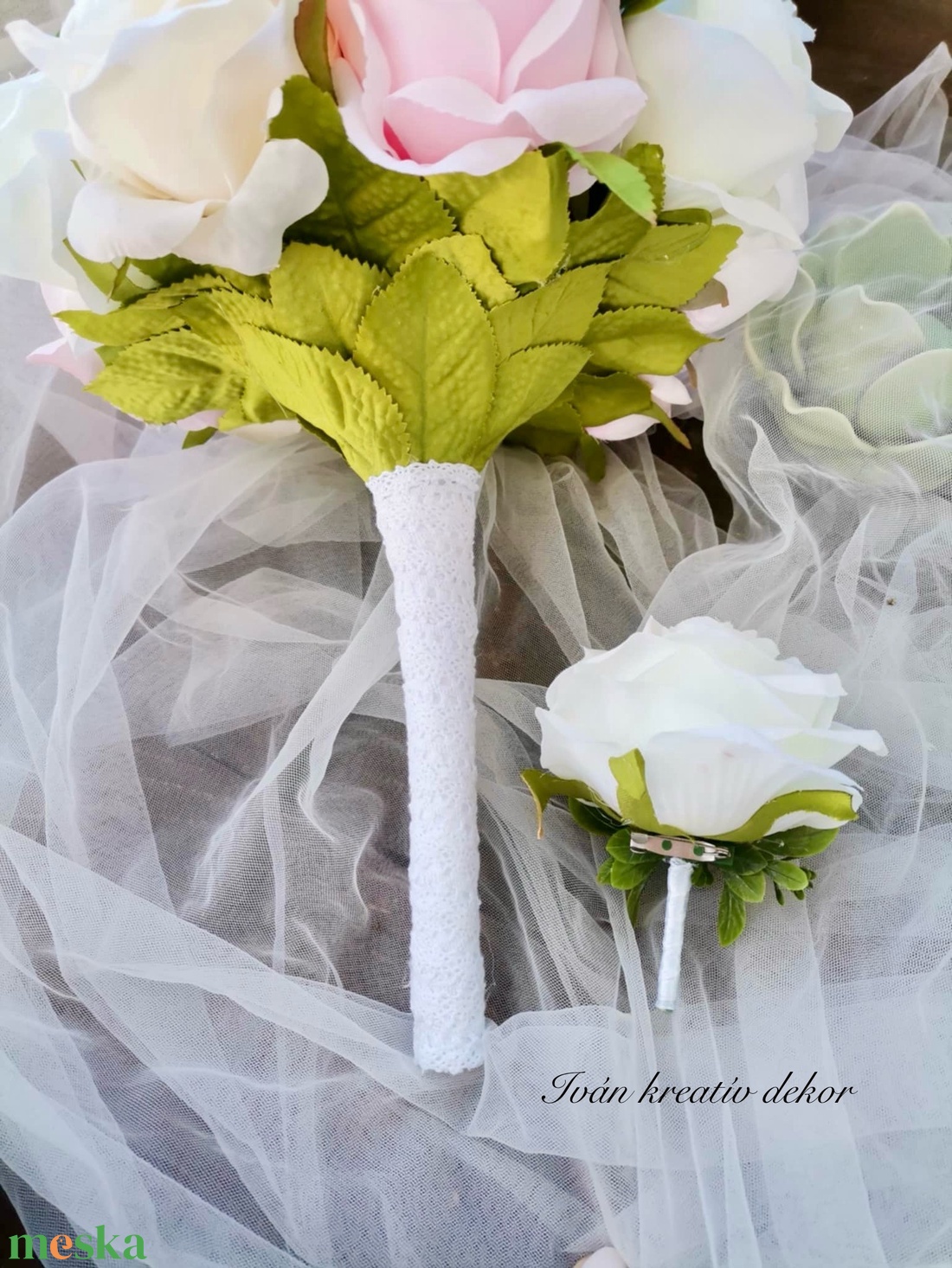 Gyöngyös Menyasszonyi csokor, örökcsokor, selyemvirág csokor kitűzővel, pasztell, nude csokor - esküvő - menyasszonyi- és dobócsokor - Meska.hu