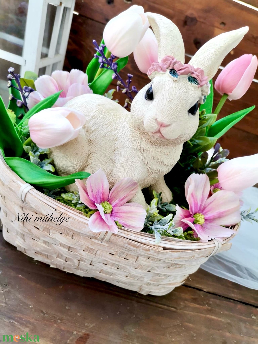 Nyuszi tulipán dekoráció, Tavaszi asztaldísz, húsvéti kosár dekoráció, dekor - ünnepi díszek, dekorációk - húsvéti díszek és dekorációk - húsvéti virágos díszek - Meska.hu