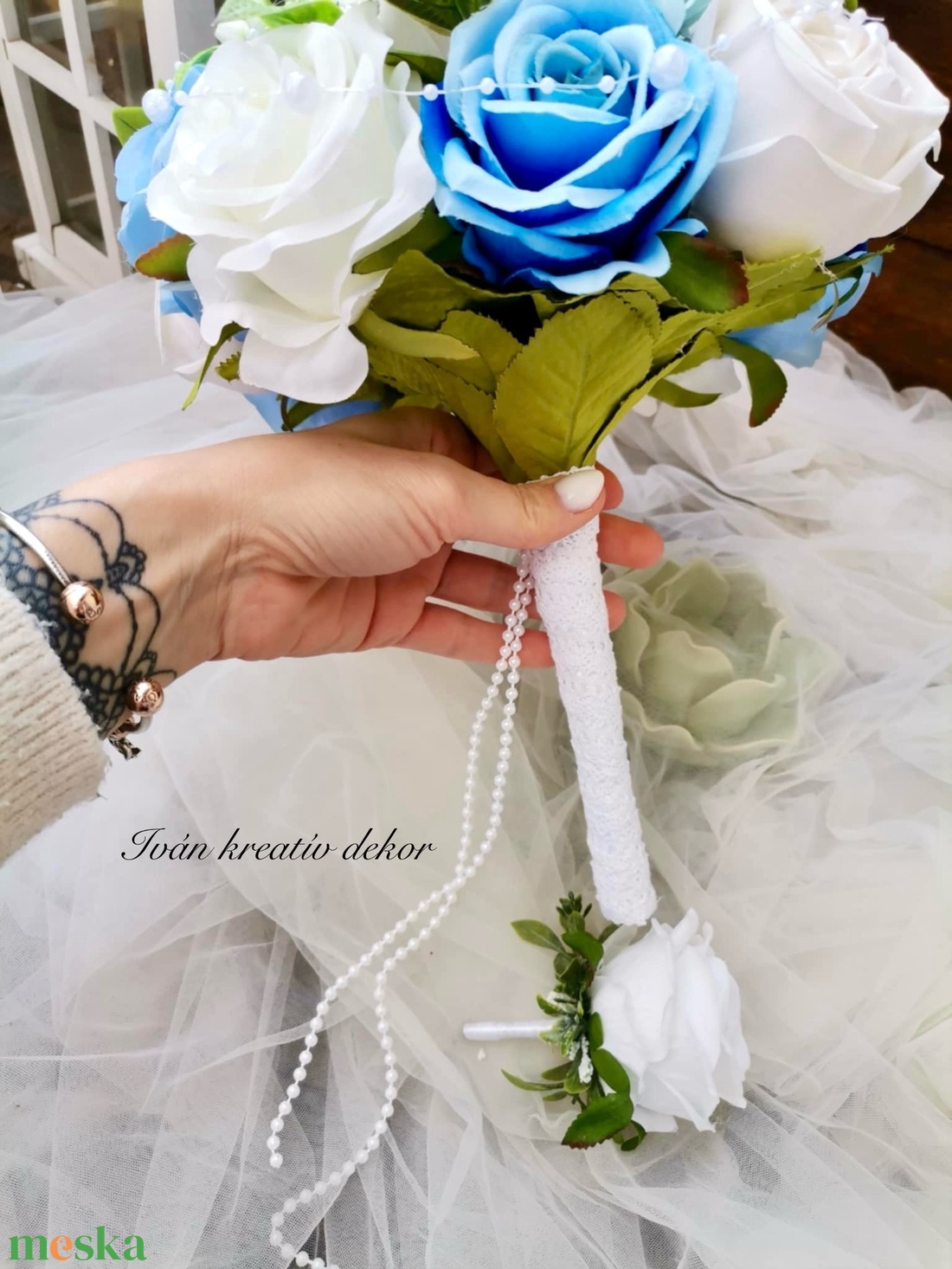 Gyöngyös Valami kék Menyasszonyi csokor, örökcsokor, selyemvirág csokor kitűzővel, - esküvő - menyasszonyi- és dobócsokor - Meska.hu