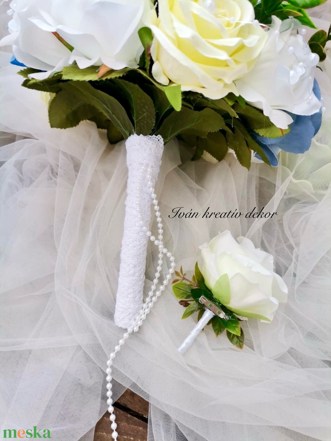 Gyöngyös Valami kék Menyasszonyi csokor, örökcsokor, selyemvirág csokor kitűzővel, - esküvő - menyasszonyi- és dobócsokor - Meska.hu