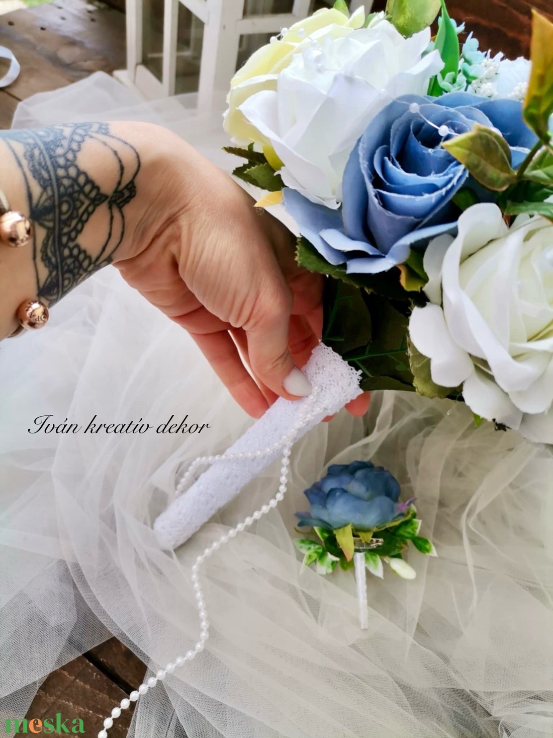 Gyöngyös Valami kék Menyasszonyi csokor, örökcsokor, selyemvirág csokor kitűzővel, - esküvő - menyasszonyi- és dobócsokor - Meska.hu