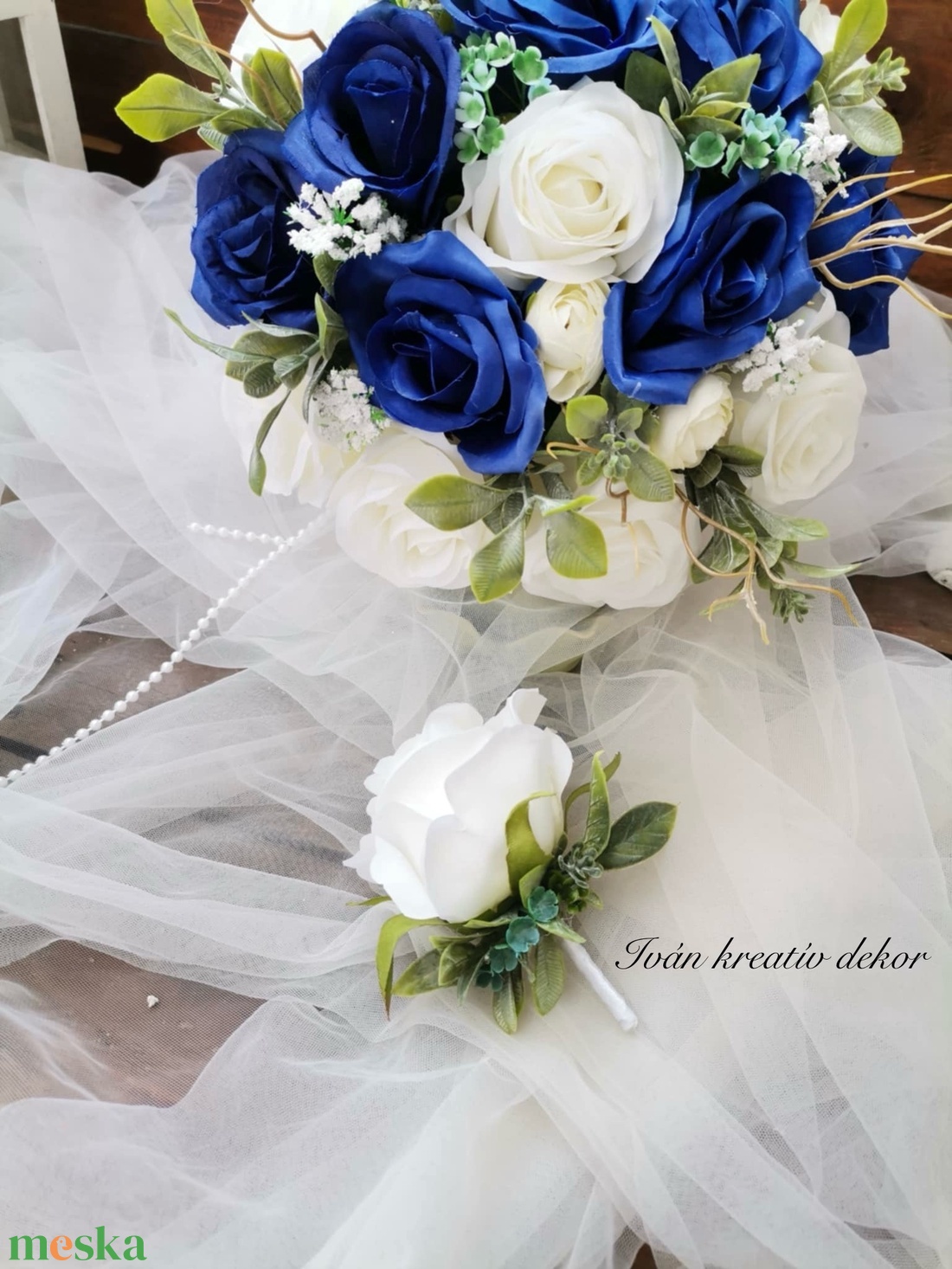 Navy blue királykék menyasszonyi csokor, örökcsokor, selyemvirág csokor kitűzővel,  - esküvő - menyasszonyi- és dobócsokor - Meska.hu
