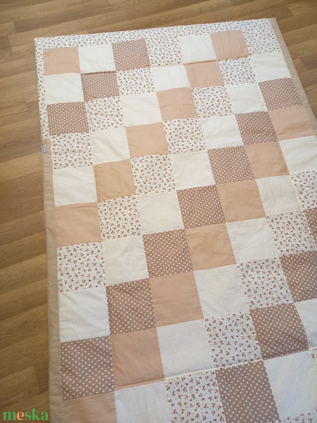 Felnőtt méretű patchwork paplan, takaró - Bézs virágos - otthon & életmód - lakástextil - felnőtt takaró, pléd - Meska.hu