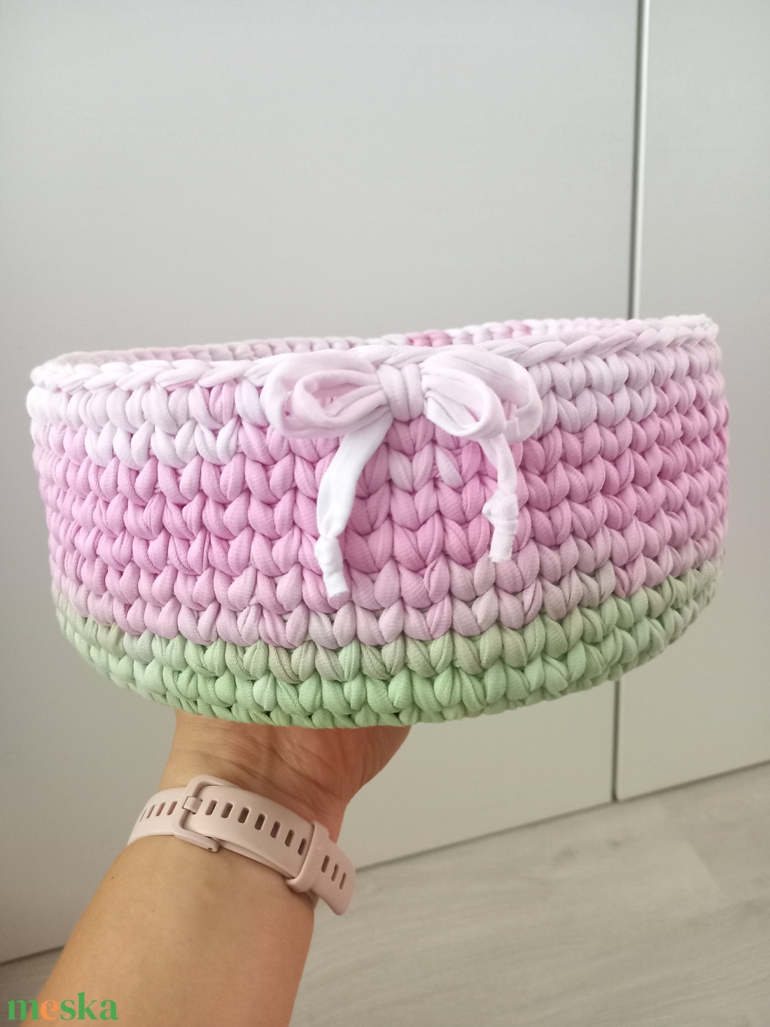 Orchidea horgolt játéktároló kosár - otthon & életmód - babaszoba, gyerekszoba - játéktároló - Meska.hu