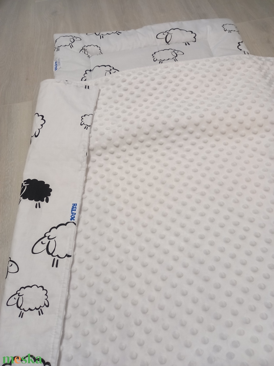 Ovis minky ágynemű garnitúra: minky takaró+párna /Fehér/Barika bárány/ - játék & sport - ovis felszerelés - ovis ágynemű - Meska.hu Ovis minky ágynemű garnitúra: minky takaró+párna /Fehér/Barika bárány/ - játék & sport - ovis felszerelés - ovis ágynemű - Meska.hu