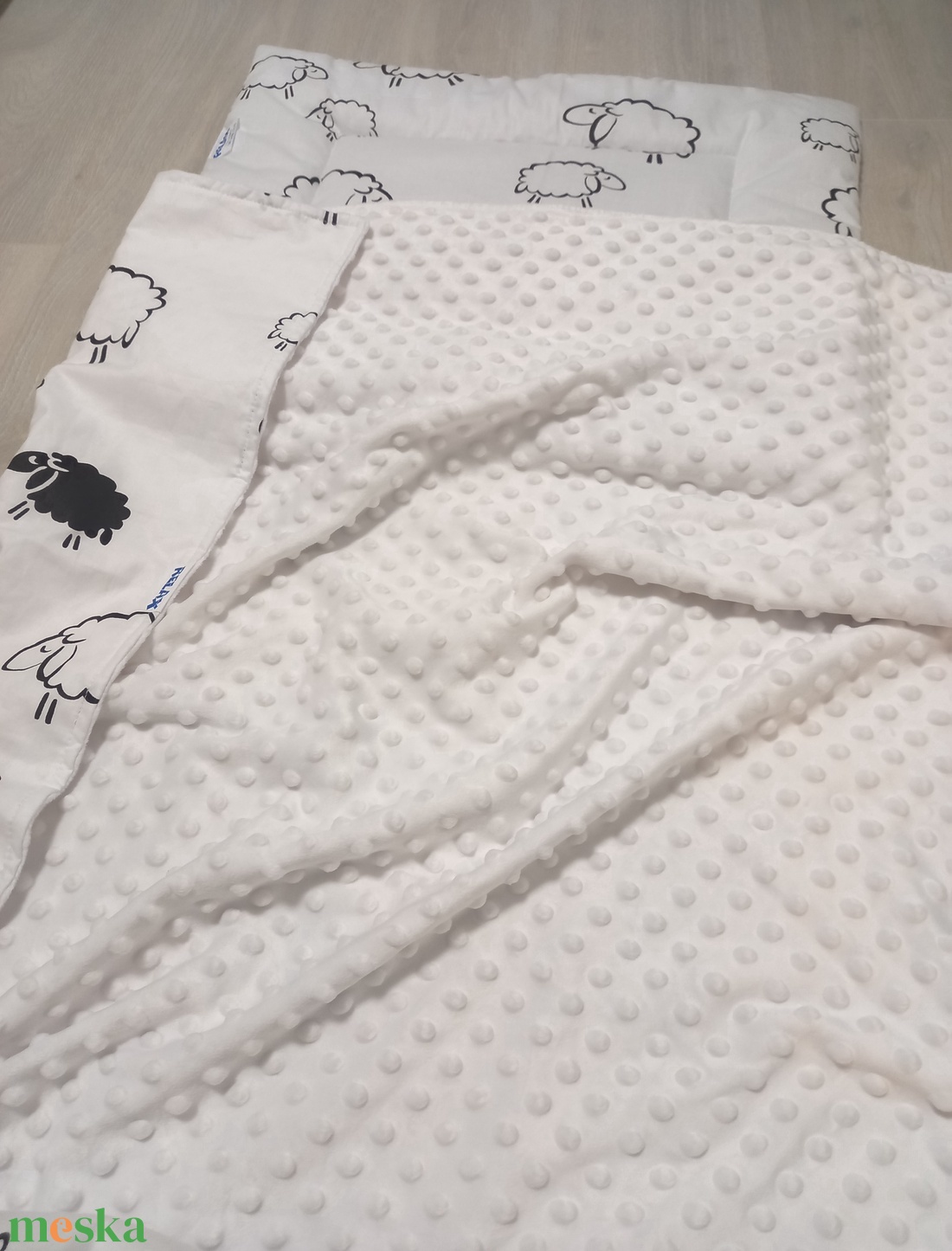 Ovis minky ágynemű garnitúra: minky takaró+párna /Fehér/Barika bárány/ - játék & sport - ovis felszerelés - ovis ágynemű - Meska.hu Ovis minky ágynemű garnitúra: minky takaró+párna /Fehér/Barika bárány/ - játék & sport - ovis felszerelés - ovis ágynemű - Meska.hu
