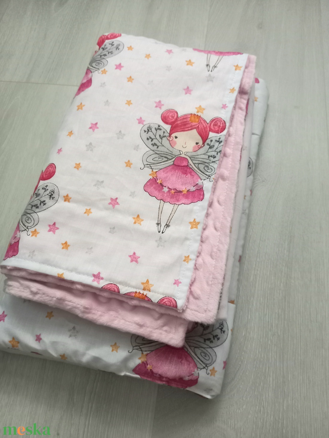 Ovis minky ágynemű garnitúra: minky takaró+párna /Rózsaszín/Tündérke/ - játék & sport - ovis felszerelés - ovis ágynemű - Meska.hu Ovis minky ágynemű garnitúra: minky takaró+párna /Rózsaszín/Tündérke/ - játék & sport - ovis felszerelés - ovis ágynemű - Meska.hu