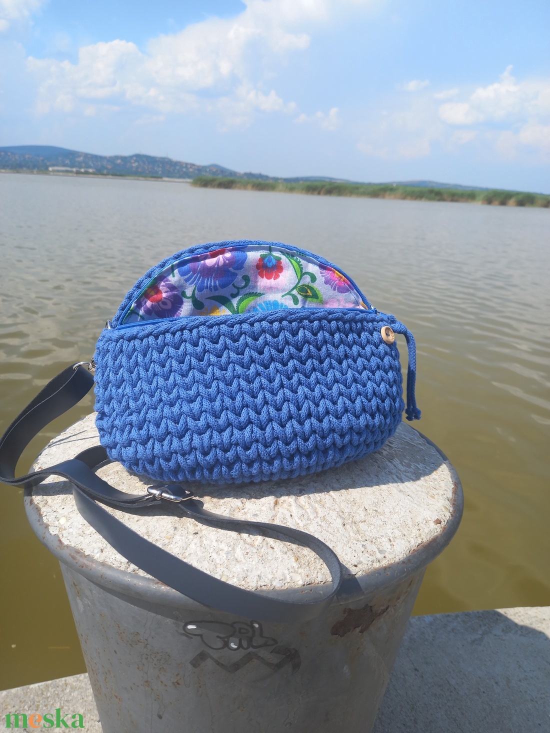 Tengerészkék/Folklór horgolt övtáska - bőr táskapánttal és béléssel - táska & tok - kézitáska & válltáska - vállon átvethető táska - Meska.hu Tengerészkék/Folklór horgolt övtáska - bőr táskapánttal és béléssel - táska & tok - kézitáska & válltáska - vállon átvethető táska - Meska.hu