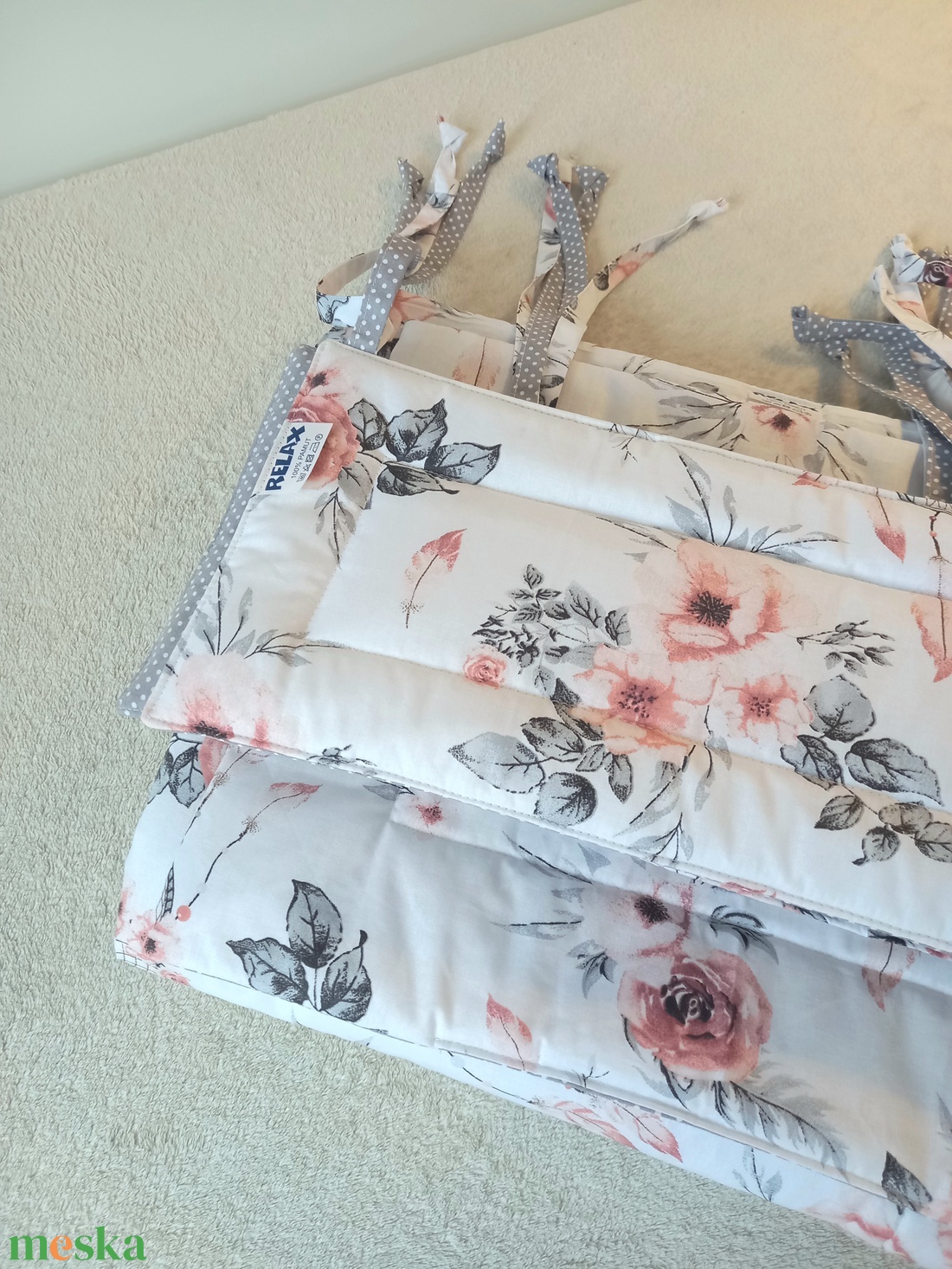 Három részes garnitúra: paplan+párna+rácsvédő /Rózsás álomfogó/ - otthon & életmód - babaszoba, gyerekszoba - szett kiságyba - Meska.hu