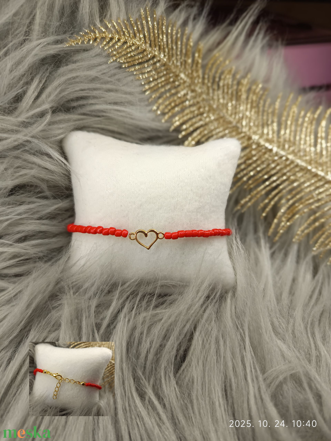 Piros szivecskés karkötő  - ékszer - karkötő - gyöngyös karkötő - Meska.hu