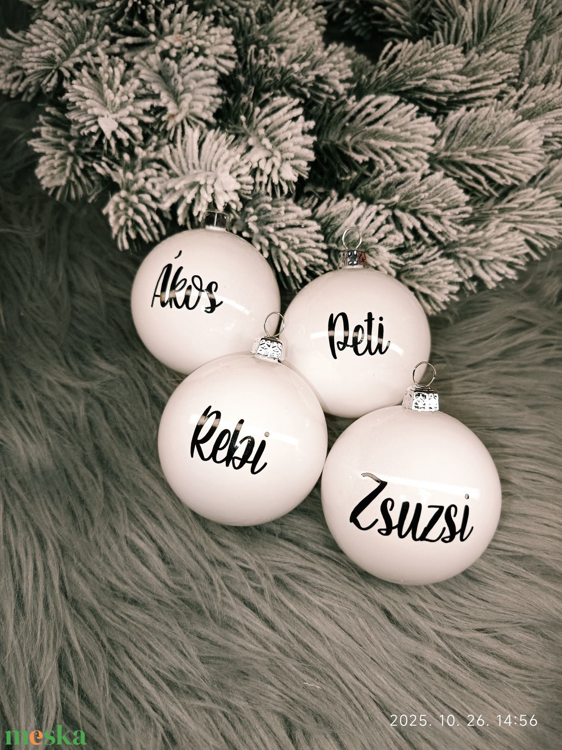 Karácsonyfagömb névvel - karácsony - karácsonyi lakásdekoráció - karácsonyfadíszek - Meska.hu